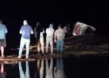 La Rioja: un micro fue arrastrado al intentar cruzar un río