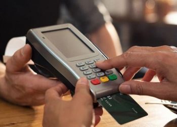 Los bancos deberán informar a la AFIP compras con tarjetas de débitos desde 30.000 pesos