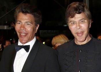 Los gemelos más famosos de Francia murieron por covid con menos de una semana de diferencia