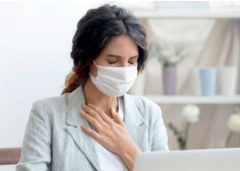 Todo sobre Ómicron: a cuántos días del contagio aparecen los síntomas y cuánto duran