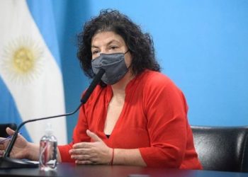 Vizzotti: «No es momento de incorporar la vacuna contra el coronavirus al calendario obligatorio»