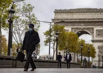 La OMS dijo que «vigila» la nueva variante detectada en Francia y que «aún no circula mucho»