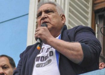 Se llevaron detenido al sindicalista Juan Pablo “Pata” Medina tras un enfrentamiento con policías y un sector de la Uocra 