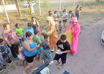 Les festejaron Reyes Magos y ahora recaudan útiles escolares
