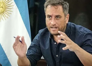 Denunciaron a Juan Cabandié por incumplimiento de deberes en los incendios en Corrientes