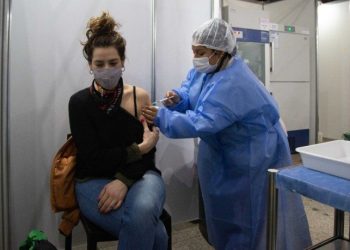 Aprueban la dosis de refuerzo de la vacuna contra el Covid-19 para menores de 12 a 17 años