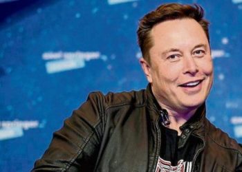 Destruirán 40 de los 49 satélites que lanzó Elon Musk al espacio