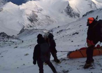 Dramático rescate a 6700 metros de altura de un andinista que se descompensó en el Aconcagua