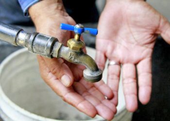 Como en la época colonial: hay zonas de que llevan más de tres días sin agua