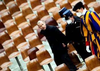 Escándalo en la audiencia general del papa Francisco: un hombre la interrumpió a los gritos
