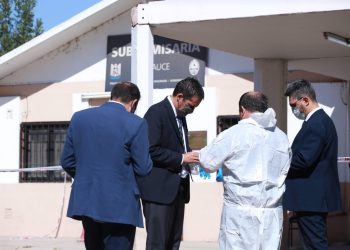 Giro en el crimen de la policía: apuntan a una efectivo como autora