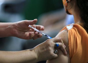 Italia impone desde este martes multas a los mayores de 50 años no vacunados