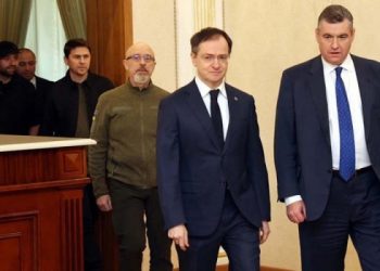 Macron aseguró que Putin se comprometió a detener “todos los ataques” contra civiles