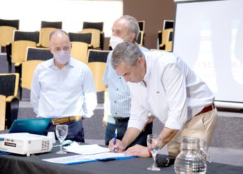 Mendoza firmó un convenio con ARSAT para instalar una estación en el PASIP