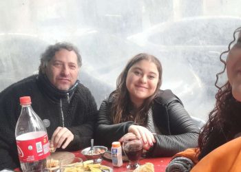 Murió hace meses, pero su mamá le sigue mandando mensajes por WhatsApp: “Tus hijas ya tienen regalo”