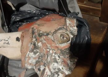 Lo que dejó la tormenta en Mendoza: Se llevó la cabeza del Cóndor a su casa y la expone en redes