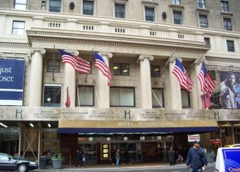 Nueva York despide a un grande: comenzaron a demoler el Hotel Pennsylvania