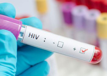 Una mujer se curó del VIH gracias a un tratamiento novedoso con sangre de cordón umbilical