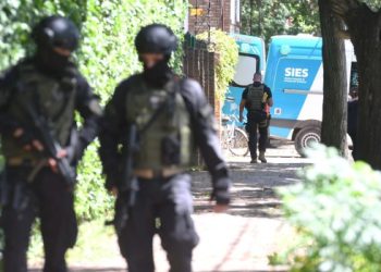 Tomó como rehenes a dos empleados judiciales en una Defensoría y, luego de tres horas, se entregó