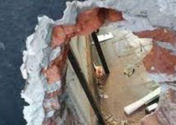 Al menos seis delincuentes realizaron un boquete y robaron en una financiera de Buenos Aires