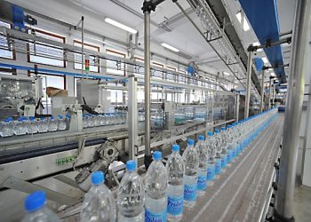 Estudian proyectos para que las grandes empresas de venta de agua mineral tributen regalías por su explotación a la provincia