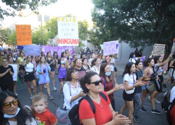Con rechazo a la presencia de periodistas hombres se realizó la movilización por el #8M en San Rafael