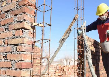 Proponen cambiar el código de edificación en la construcción con tierra cruda