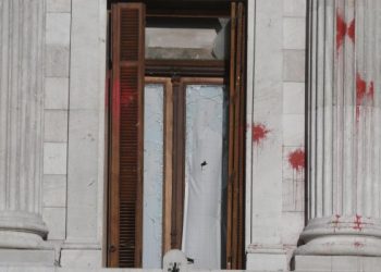 CFK fue admitida como querellante en la causa por el ataque al Congreso­