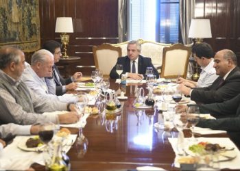 El Gobierno oficializó la suba del salario mínimo y de la prestación por desempleo