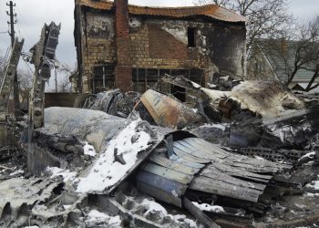 El Ministerio de Defensa ruso dice que las fuerzas aéreas ucranianas están casi completamente destruidas y que su Armada dejó de existir