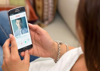 “Estafadora de Tinder” en Chubut: una mujer engañó durante tres años a un joven y le robó $4.500.000