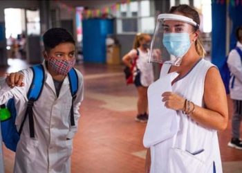 Estudiantes de 22 provincias vuelven el miércoles a las aulas­