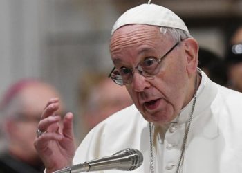 Francisco afirmó que «otras armas y otras sanciones» no son la «verdadera respuesta» a la guerra