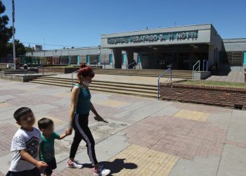 Gastroenteritis y gripe: advierten demoras en las guardias pediátricas de algunos hospitales