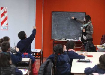 La DGE distinguió a la docente que ayudó a una madre que sufría violencia de género