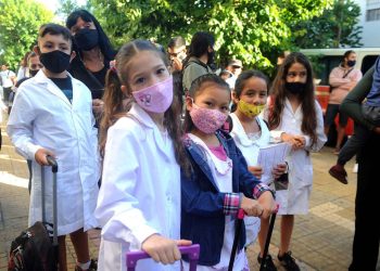 Más de medio millón de chicos argentinos no empezó las clases este año