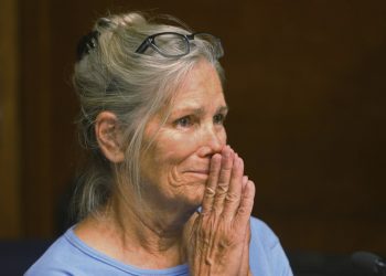 Niegan la libertad condicional a la integrante más joven del culto asesino de ‘la familia Manson’ tras pasar medio siglo en prisión