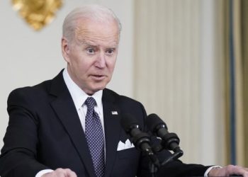 Para paliar el déficit, Biden aplica un «impuesto mínimo» a los multimillonarios estadounidenses