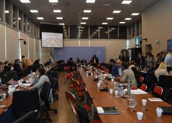 Sin la presencia de la CGT, gremialistas plantearon críticas al acuerdo con el FMI