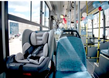 Piden la instalación de sillas de seguridad para niños en los colectivos