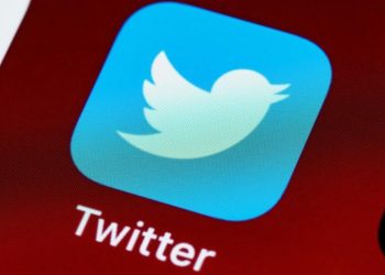 Twitter señalará los mensajes que difundan noticias de medios oficiales rusos