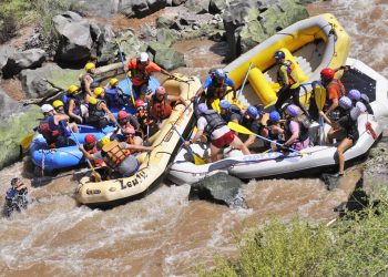 Un guía instructor de rafting dio su opinión sobre el vuelco de balsas en Valle Grande
