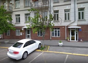 Tensión en aumento por la guerra: el Gobierno argentino ordenó evacuar su embajada en Kiev