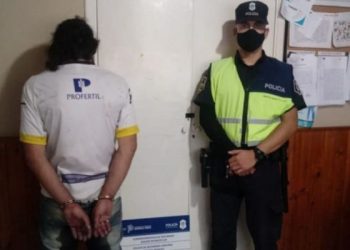 Tenía prohibido acercarse a su expareja y la mató a puñaladas