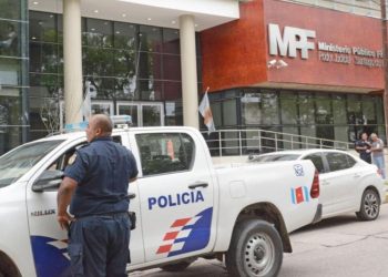 Hombre quiso llevarse a una niña de 3 años con la excusa de comprarle caramelos: la rescató su tío