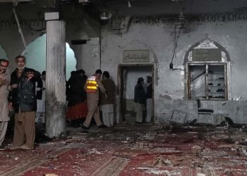 ​Al menos 56 muertos y casi 200 heridos en un atentado en una mezquita en Pakistán