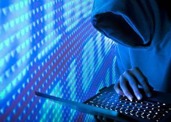 Apple y Google engañados por hackers que buscan datos de usuarios para extorsionar a mujeres