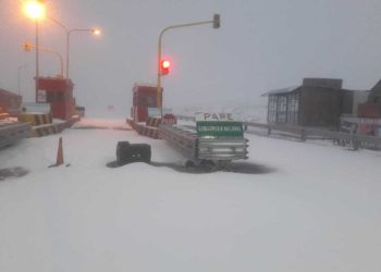 Cerraron el Paso Cristo Redentor por intensas nevadas