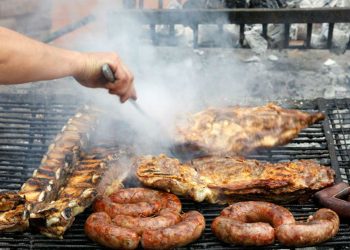 Chau asado y hola pollo: ¿Qué comen los argentinos para gambetear la inflación?