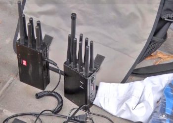 Denuncian robo en una camioneta y sospechan de inhibidores de señal